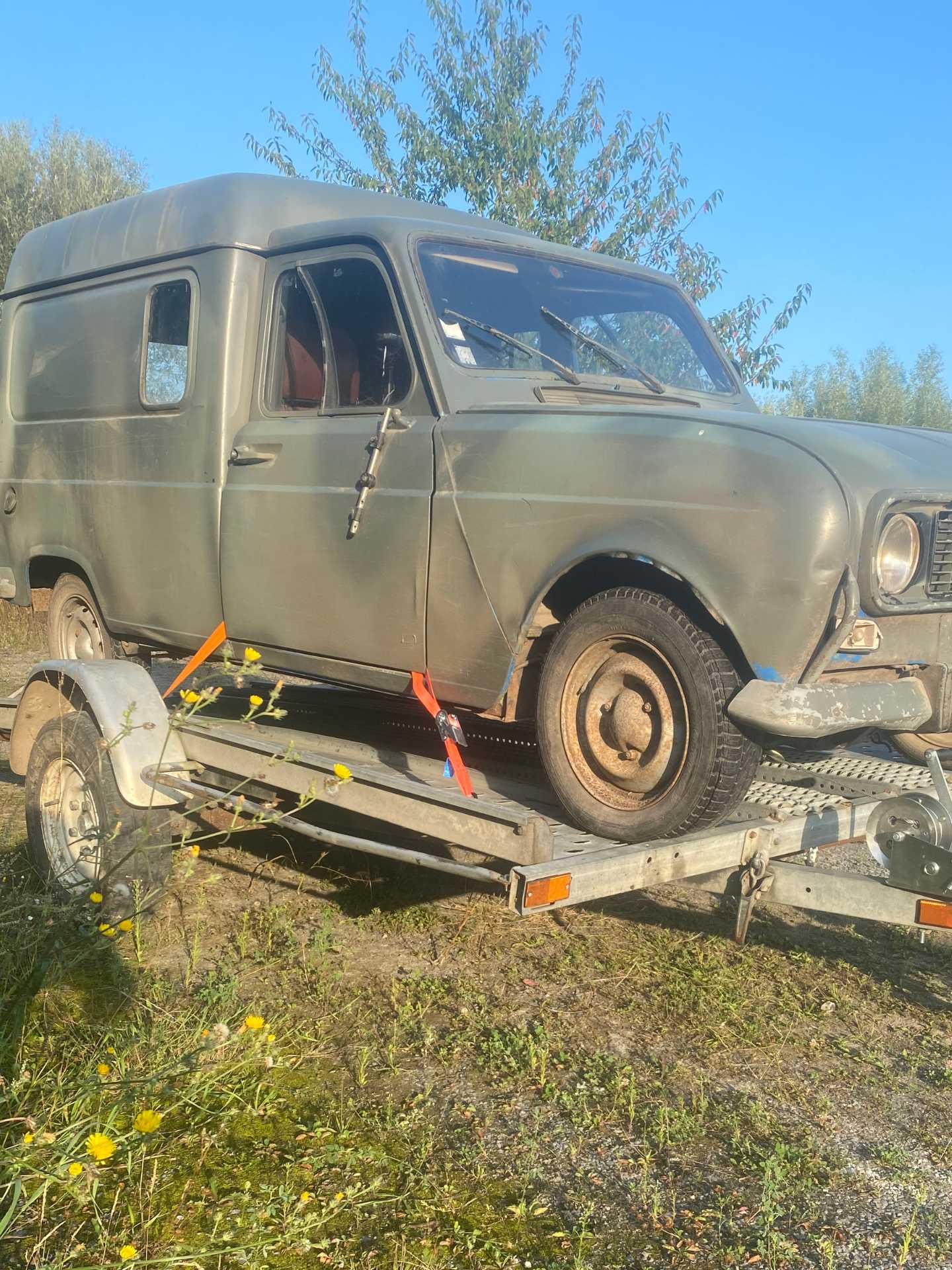 Renault 4l f6 ancienne edf très bonne base de restauration